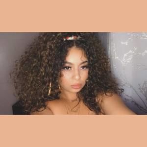 Meet your Posher, Adriana